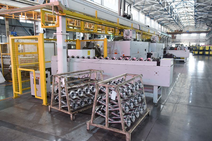 機(jī)加工生產(chǎn)線.jpg 機(jī)加工生產(chǎn)線.jpg